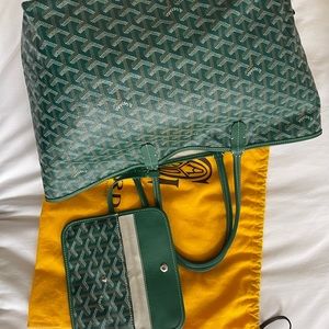 The Saint Louis PM bag Goyard in Kelly green